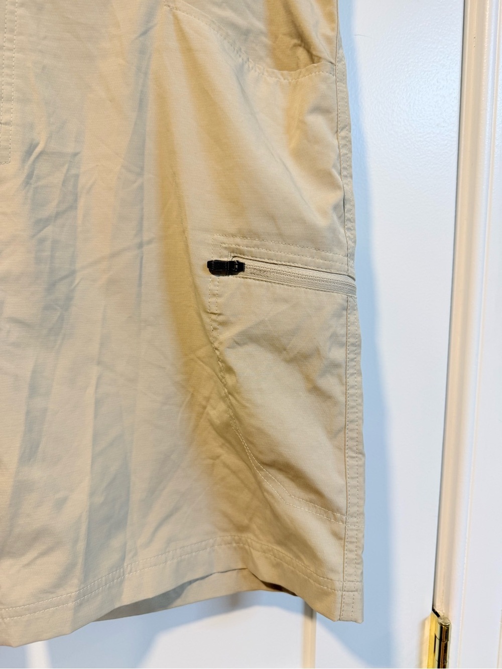 Columbia Men’s Khaki Silver Ridge Shorts - Size 36Wx10L - Picture 2 of 8